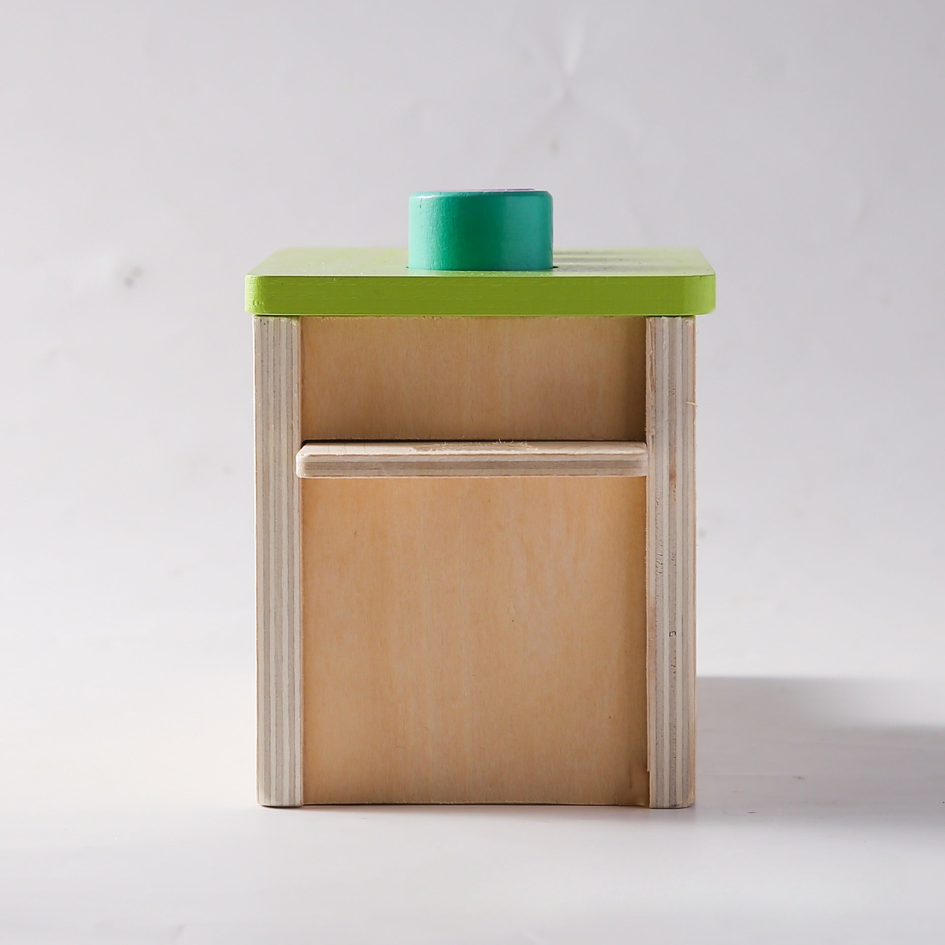 Montessori Object Permanence Visual Tracking Box