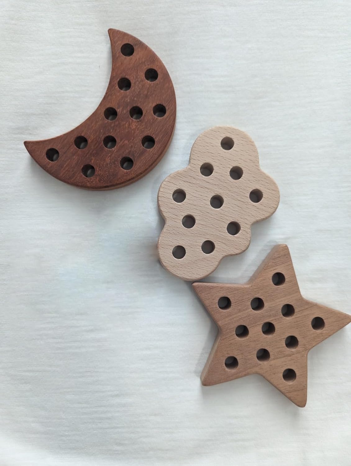 FlameFlash Wooden Lacing Toys for Toddlers 1-3 Solid Wood Threading Toys, Moon/Stars/Cloud Quiet Toddler Toys for Airplane Travel Fine Motor Skills Sensory Toys for 2 3 4 Year Old (Natural Wood)