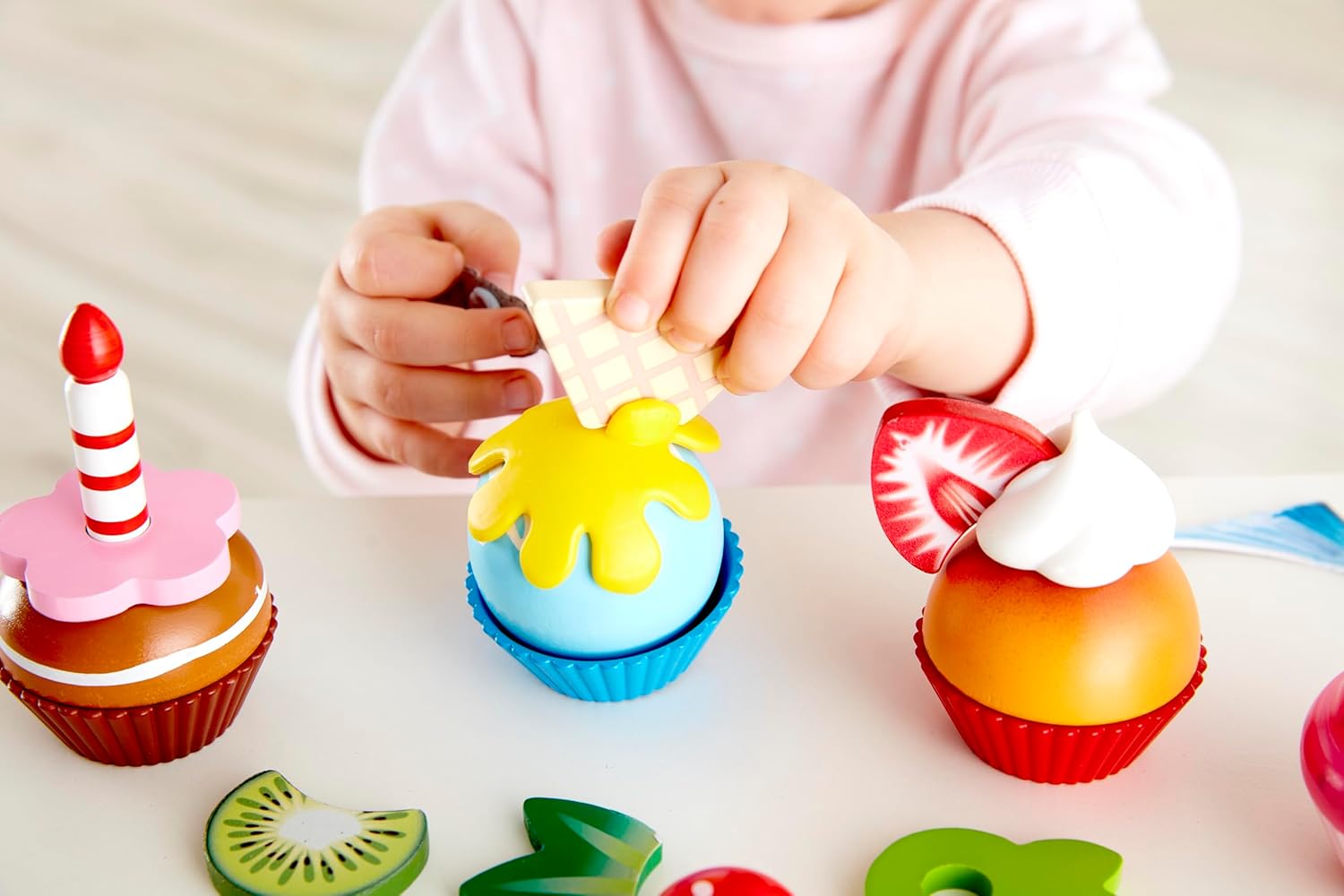Fidtoy Wooden Cupcake Toy Set 18PCS Kids Pretend Play Dessert Kit