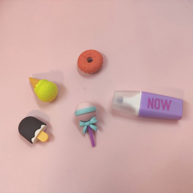 Extrokids 3 mixed icecream erasers with 1 highlighter-EKRG0007