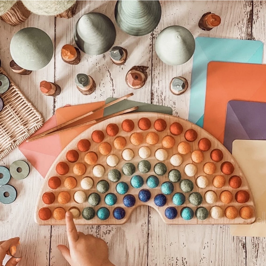 Fidtoy Montessori Pom Pom Rainbow Board Color Sorting Fine Motor Toy for Kids