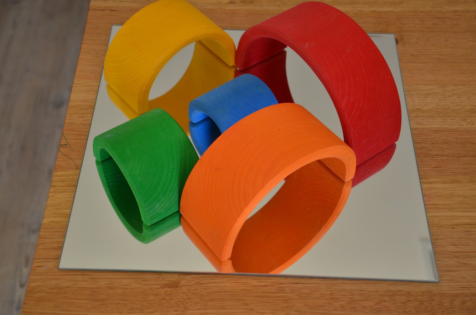 Kids Childcare Safety Acrylic Mirror 40cm Pack of 3 Sensory Round / Square Table Mirror