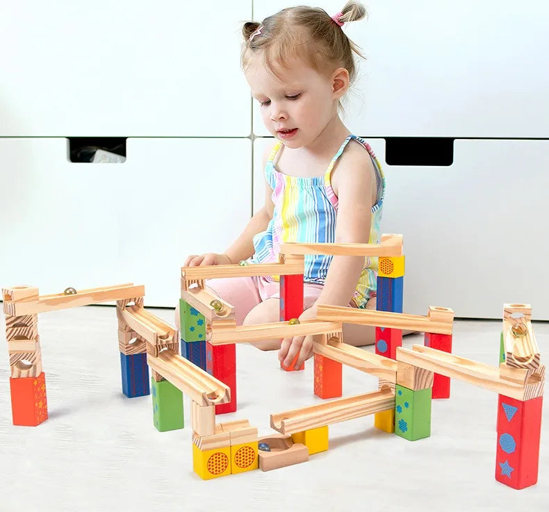 Circuito de canicas de madera Montessori