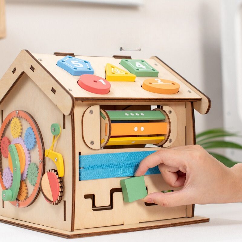 Petite maison lumineuse et animée