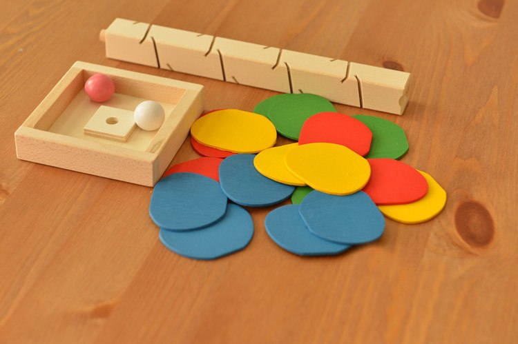 The slide tree / marble run - Educational toy