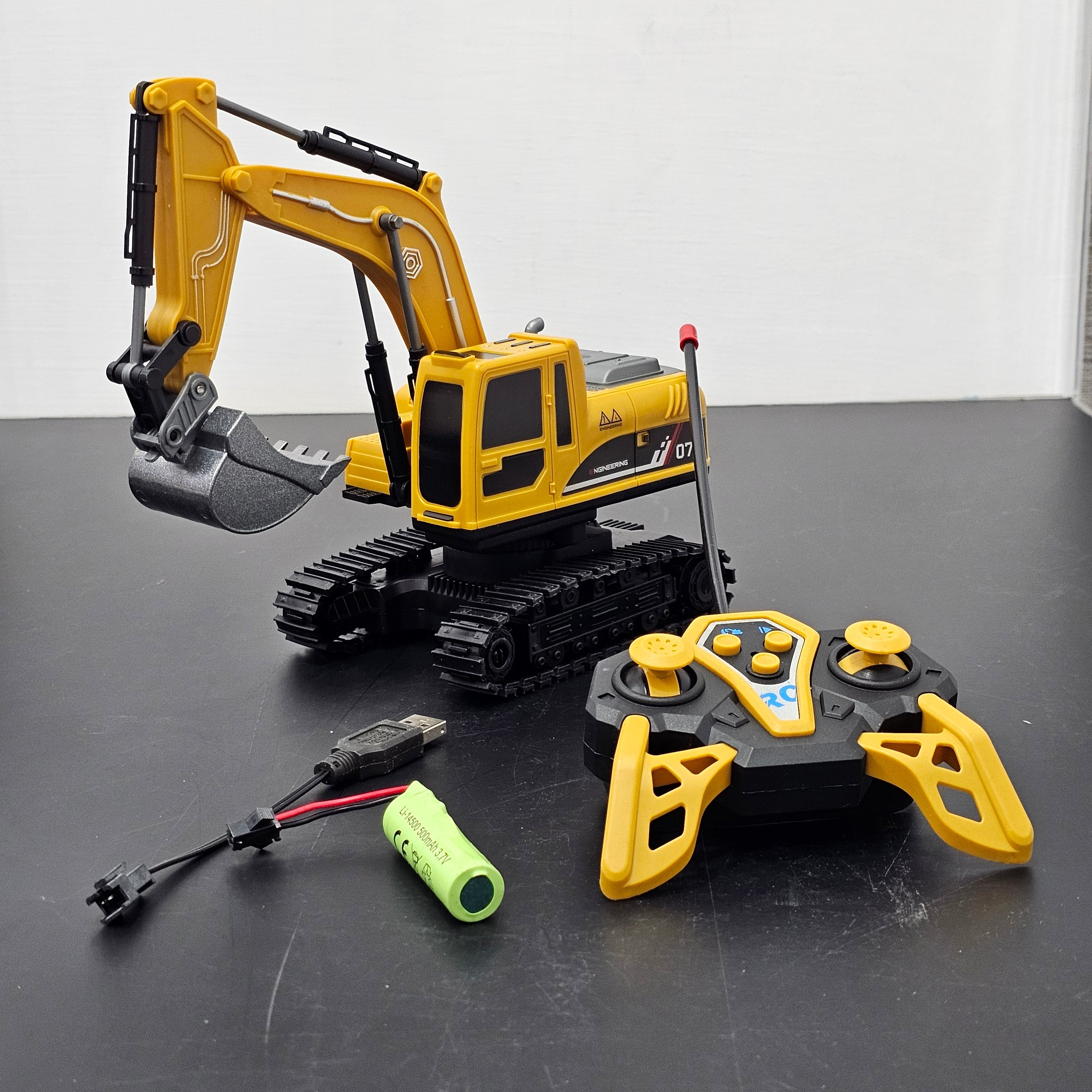 Heavy Truck Construction Team – 11CH Remote Control Truck with Spray & Max Power | Bacha Toys