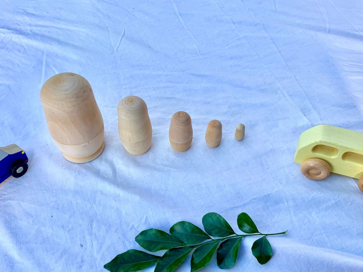 Wooden Natural Nesting Dolls Russian Dolls 5Pc