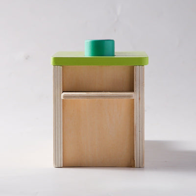 Caja Montessori de seguimiento visual de permanencia del objeto