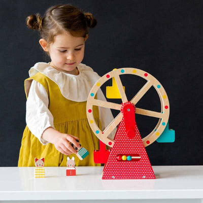 Fidtoy Wooden Ferris Wheel Toy for Toddlers | Pre-Assembled with Three Animal Friends | Interactive Hand-Crank Toy