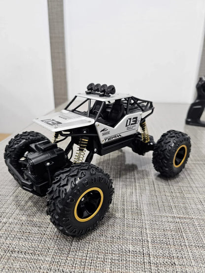 Rock Crawler 1:16 Scale Off-Road Monster Truck – Alloy Body with Remote Control | Bacha Toys