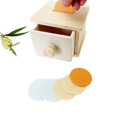 Caja Montessori de permanencia de objetos con cajón y pelota / con monedas y cajón