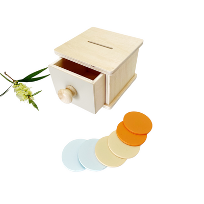 Caja Montessori de permanencia de objetos con cajón y pelota / con monedas y cajón
