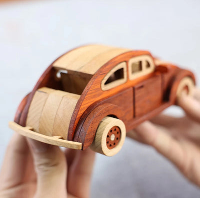 Modèle de voiture Coccinelle vintage fait main - Matériaux en bois de santal rouge et de chêne - Cadeau unique pour les enfants, les passionnés d'automobile et les amis