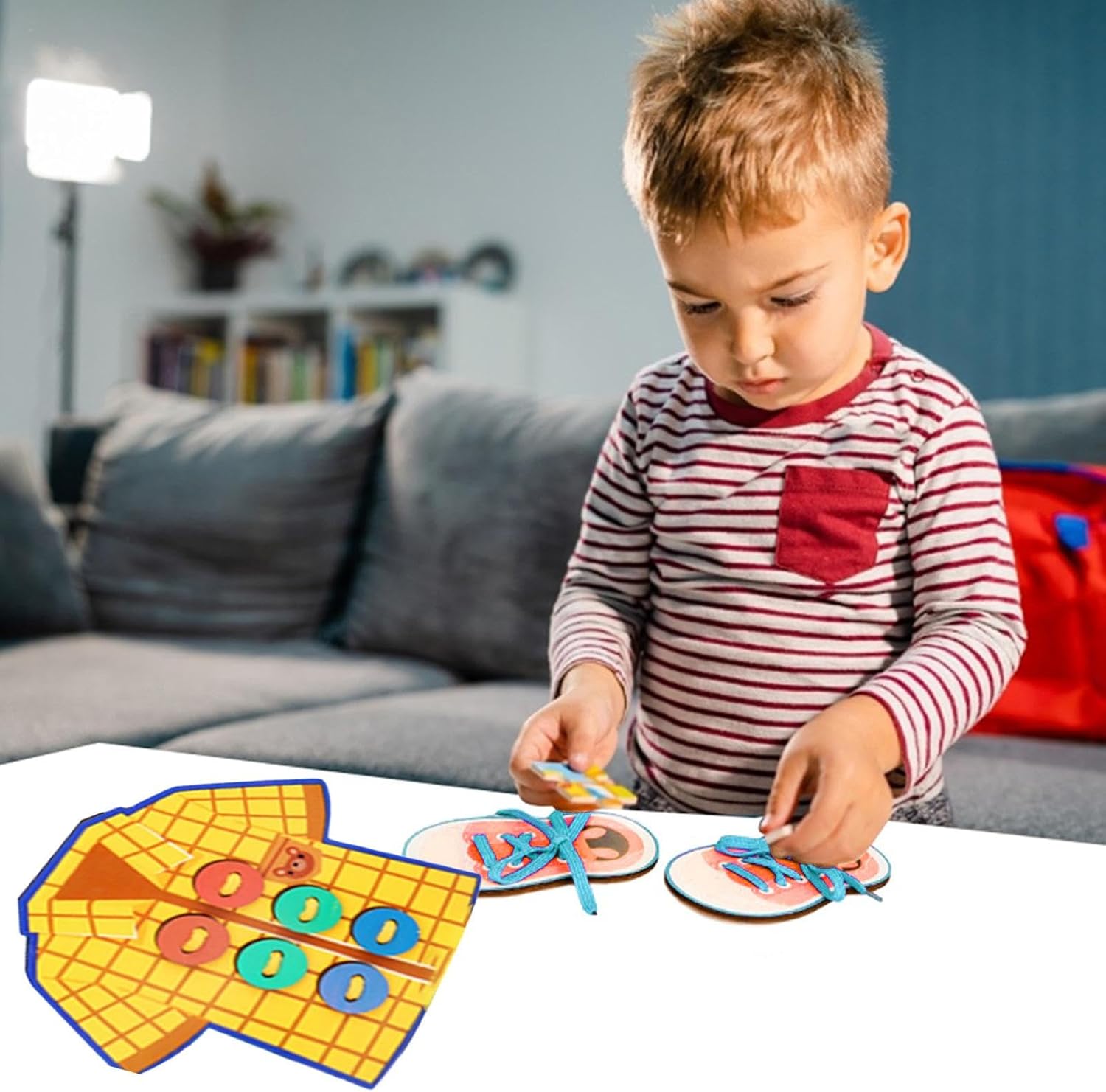 Placa para amarrar sapatos | Aprenda a amarrar cadarços de brinquedo | Placa de treinamento para amarrar sapatos, amarrar brinquedos Montessori, brinquedo para enfiar sapatos, aprender a Hersil