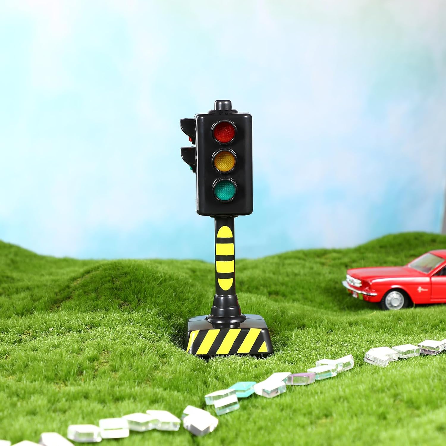 STOBOK 2Pcs Traffic Light Toy for Kids, Mini Traffic Signal Light Model, Realistic Road Scene for Children Learning Rules Educational Toy