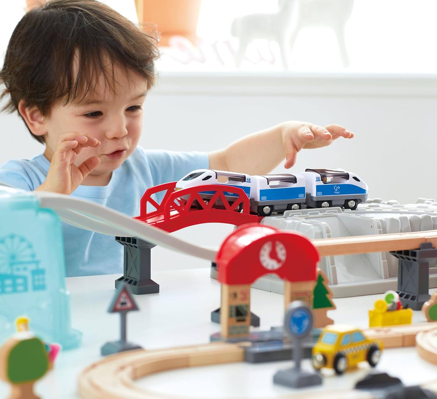 Fidtoy Wooden City Train Set with Storage Bucket Railway Toy