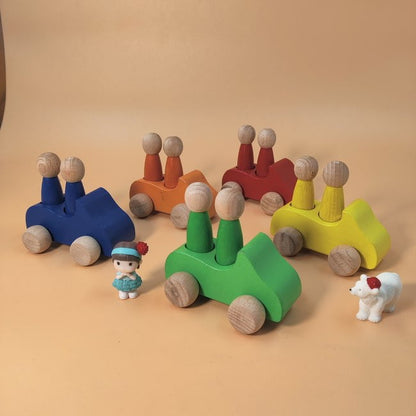 Extrokids Wooden 1 Car With 2 Peg Doll Set Toy - 1 pc RANDOM COLOR WILL BE SHIPPED - EKT1923