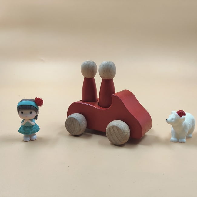Extrokids Wooden 1 Car With 2 Peg Doll Set Toy - 1 pc RANDOM COLOR WILL BE SHIPPED - EKT1923