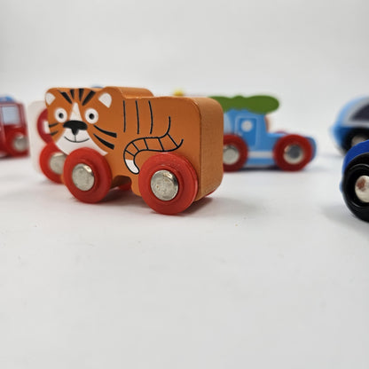 Wooden Colourful small car 1pc random design will be shipped - EKT2872