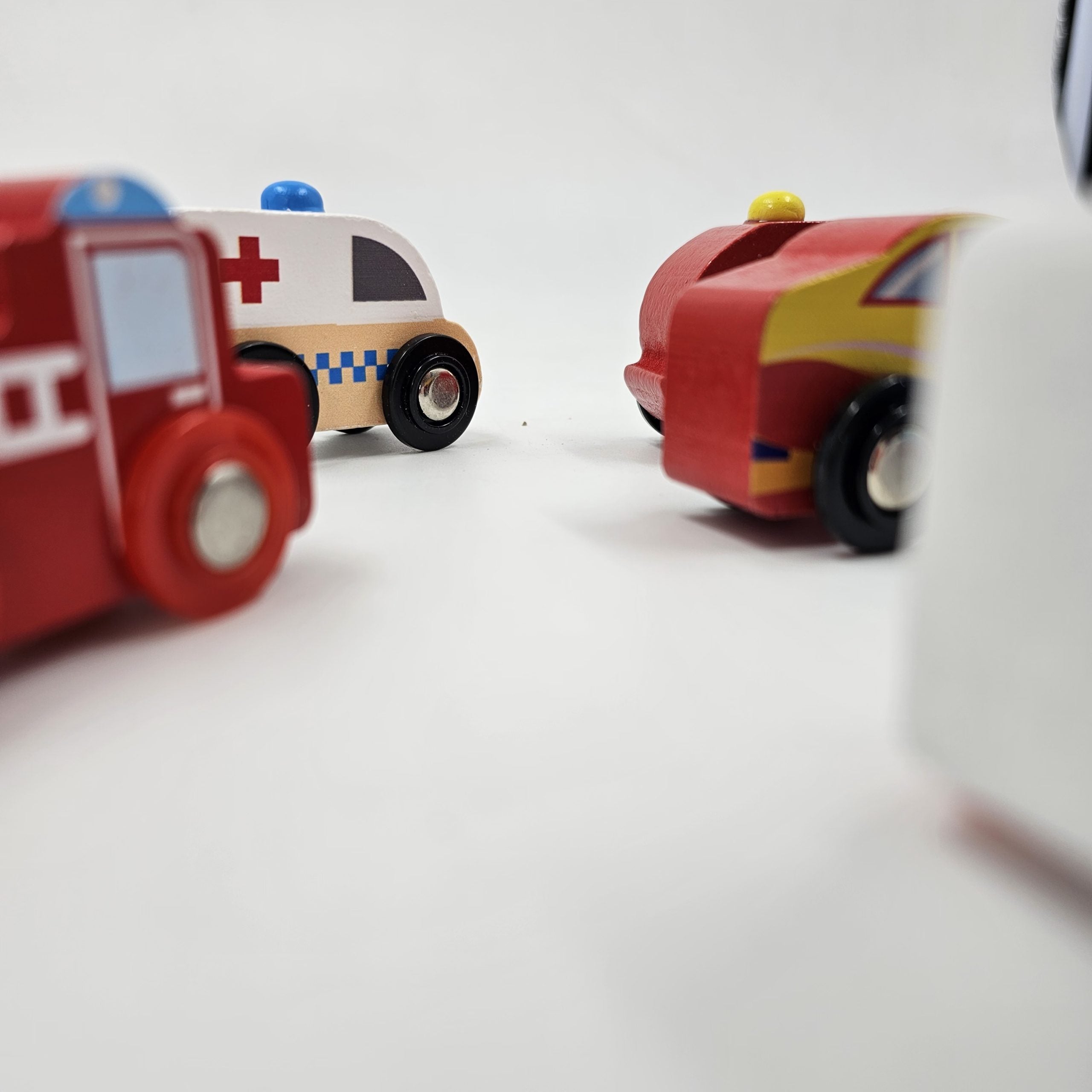 Wooden Colourful small car 1pc random design will be shipped - EKT2872