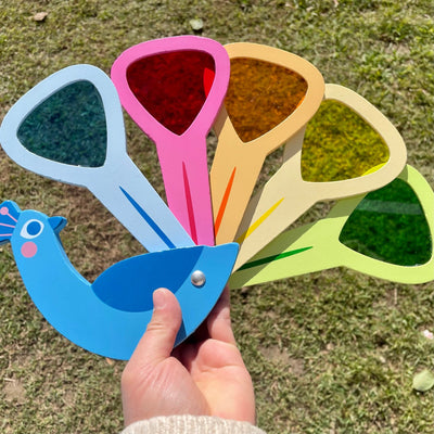 Jouet mélangeur de lumière sensoriel en bois « Paon » avec lentilles pour mélanger les couleurs primaires