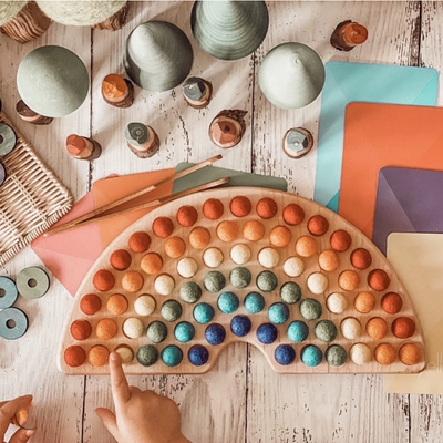 Fidtoy Montessori Pom Pom Rainbow Board Color Sorting Fine Motor Toy for Kids