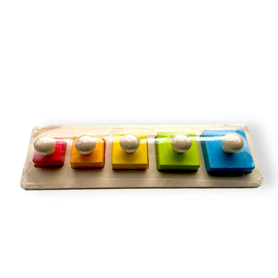 Casse-tête carré en bois avec bouton