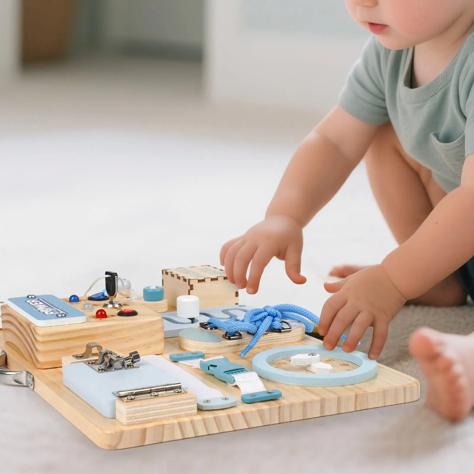 Montessori Busy Board - Sensory Development and Fine Motor Skills Toy for Toddlers