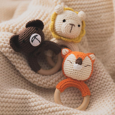 Fidtoy Crochet Wooden Baby Rattle – Soft Newborn Sensory Toy with Wooden Ring