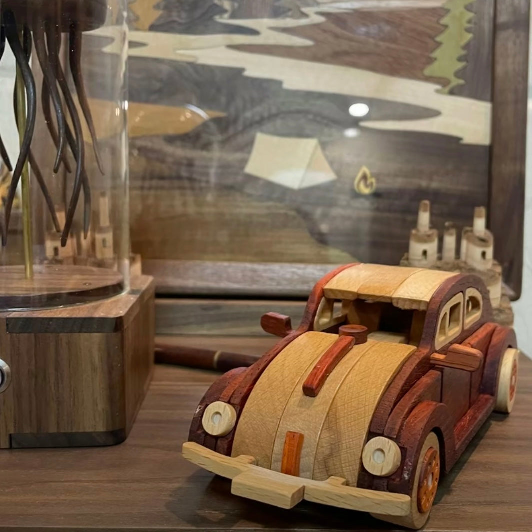 Modèle de voiture Coccinelle vintage fait main - Matériaux en bois de santal rouge et de chêne - Cadeau unique pour les enfants, les passionnés d'automobile et les amis