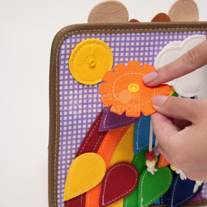 Montessori Genius Giraffe Book