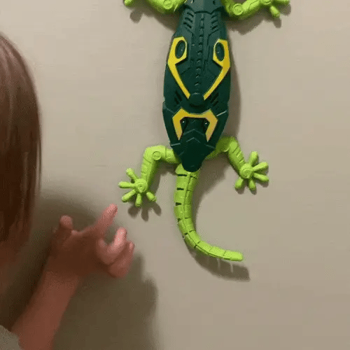 CrawlMate™ Wall-Climbing Gecko – Wild Climbing Fun That Makes Kids Laugh Out Loud
