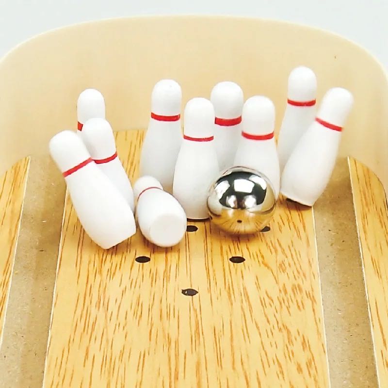 Mini juego de bolos de madera - Juguetes para desarrollar la motricidad fina