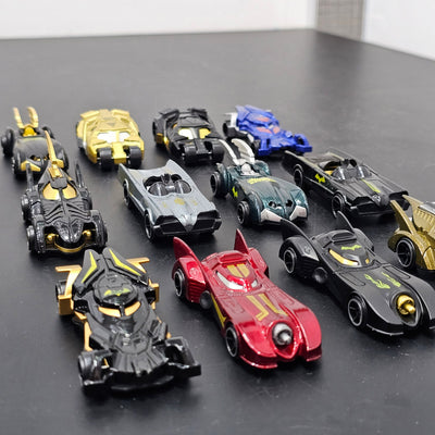 Série Batman Voitures moulées sous pression – Ensemble de 12 pièces | Collection de voitures miniatures de super-héros pour enfants | Bacha Toys