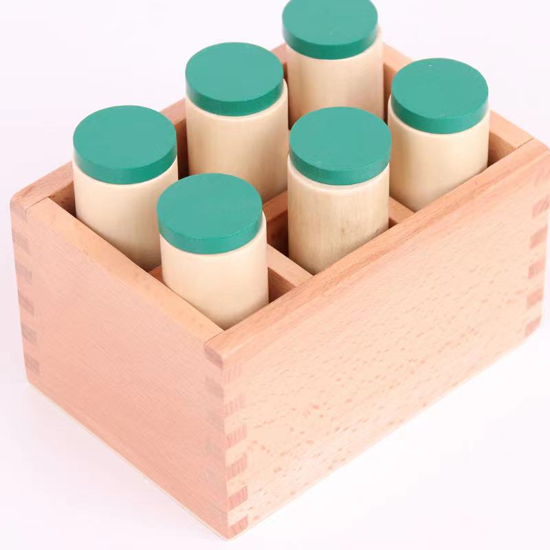 Cilindros Montessori para emparejar sonidos - Los mejores juguetes Montessori