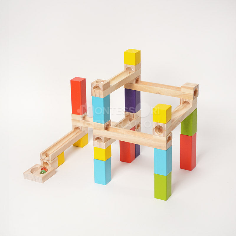 Circuito de canicas de madera Montessori